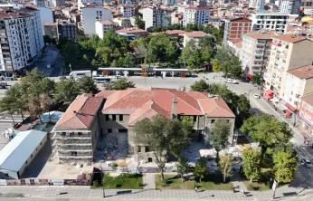 BAŞKAN ŞERİFOĞULLARI, TARİHİ ÖĞRETMENEVİNDE ÇALIŞMALARI İNCELEDİ