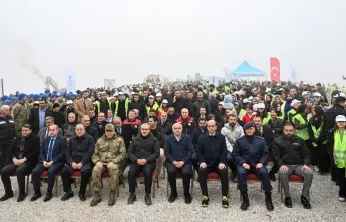 Beydağı'nda Yüz Binlerce Tohum ve Fidan Toprakla Buluşuyor