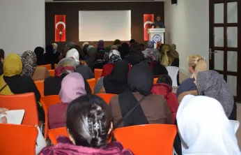 Dijital Dünyada Ebeveyn Olmak Konferansı Düzenlendi