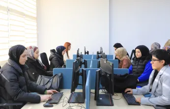 ELAZIĞ BELEDİYESİ DİJİTAL GENÇLİK MERKEZİ'NDE EĞİTİMLER SÜRÜYOR