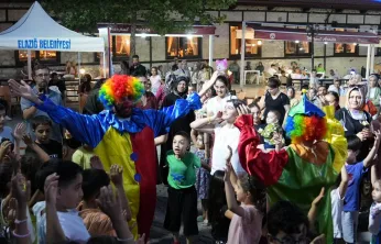 Elazığ Belediyesi Gezici Tiyatro Şenliği Her Yerde
