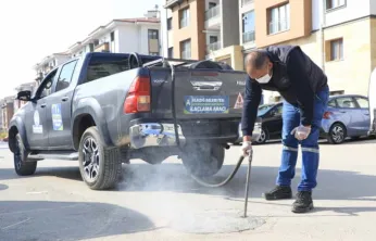 ELAZIĞ BELEDİYESİ, KENT GENELİNDE İLAÇLAMA ÇALIŞMALARINI SÜRDÜRÜYOR