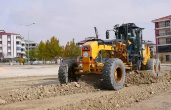 ELAZIĞ BELEDİYESİ, SÜRSÜRÜ MAHALLESİ'NDE YENİ KAVŞAK YAPIM ÇALIŞMASI GERÇEKLEŞTİRİYOR