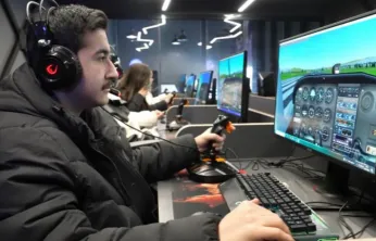 Elazığ Belediyesinden Gençlere Ücretsiz Uçuş Simülasyon Deneyimi
