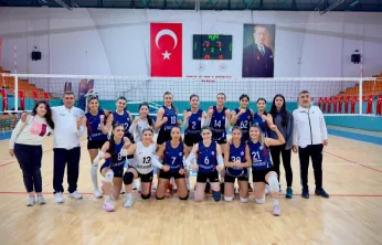 ELAZIĞ BELEDİYESPOR KADIN VOLEYBOL TAKIMI, ZİRVEDEKİ YERİNİ PERÇİNLEDİ