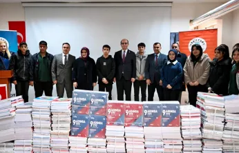 Yeşilyurt Belediyesi'nden Öğrencilere Tyt-Ayt Kaynak Kitap Desteği!