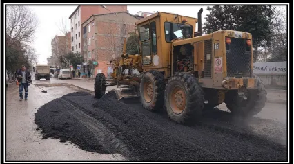 Elazığ Belediyesi, Kar Sonrası Cadde ve Sokaklarda Asfalt Yama Çalışması Başlattı