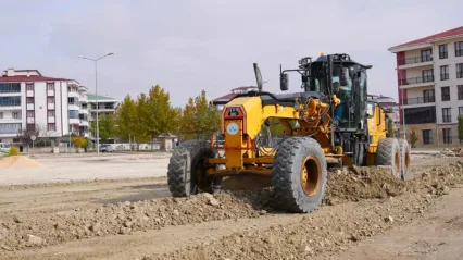 ELAZIĞ BELEDİYESİ, SÜRSÜRÜ MAHALLESİ'NDE YENİ KAVŞAK YAPIM ÇALIŞMASI GERÇEKLEŞTİRİYOR
