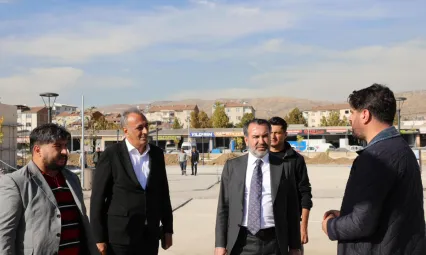 BAŞKAN ŞERİFOĞULLARI SEKSENLER SOKAĞI'NDA İNCELEMELERDE BULUNDU