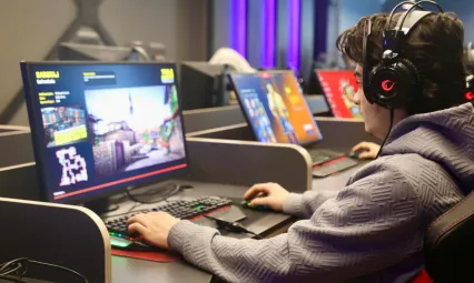 E-Spor Merkezi, FÜ E-Spor Topluluğu'nu Ağırladı