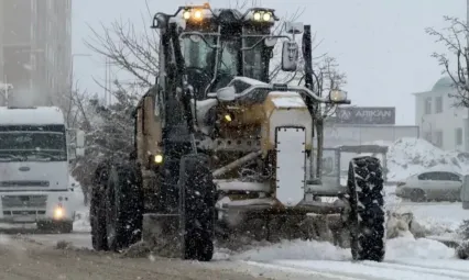 Elazığ Belediyesi Karla Mücadele Ekiplerinden Anında Müdahale