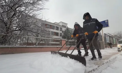 Elazığ Belediyesi Karla Mücadele Ekipleri Sahada
