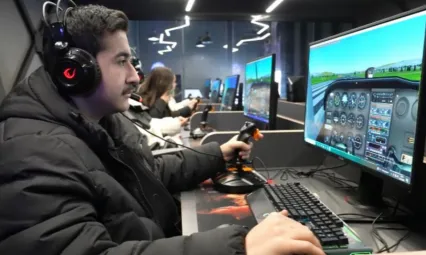 Elazığ Belediyesinden Gençlere Ücretsiz Uçuş Simülasyon Deneyimi