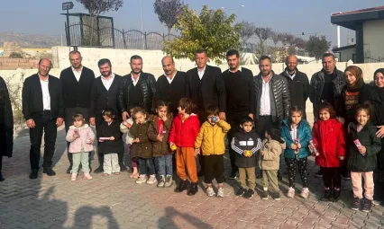 MİNİKLER, ŞOFÖRLERİN GÜNÜNÜ KUTLADI