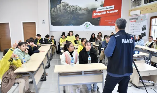 Yeşilyurt'ta Öğrencilere Depreme Karşı Hayat Kurtaran Eğitim!