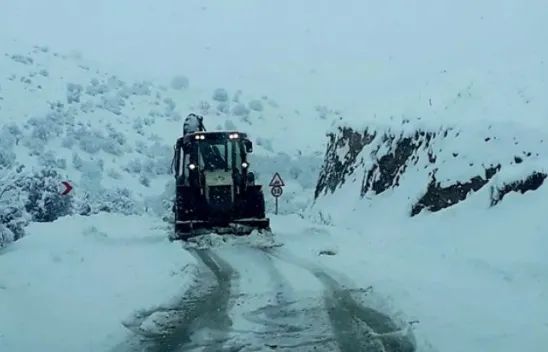 Büyükşehir Her Yerde Karla Mücadele Ediyor