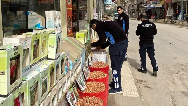 Arapgir Belediyesi Zabıta Ekiplerinden Kaldırım Denetimi