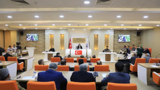 BAŞKAN ŞERİFOĞULLARI 'BU ŞEHRE HİZMET İÇİN TÜM GAYRETİMİZLE ÇALIŞIYORUZ'