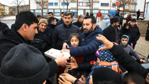 Başkan Şerifoğulları Mahalle Ziyaretlerini Sürdürüyor
