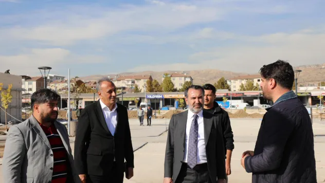 BAŞKAN ŞERİFOĞULLARI SEKSENLER SOKAĞI'NDA İNCELEMELERDE BULUNDU