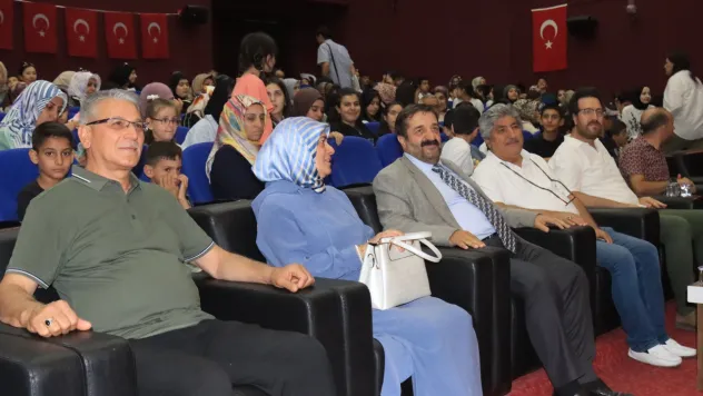 ELAZIĞ BELEDİYESİ YAZ OKULLARI, MEZUNLARINI VERDİ