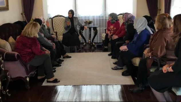 Berihan Kaldırım Hanımefendi Koruyucu Ailelerle Harput Valilik Konutunda Biraraya Geldi