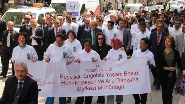 Engelliler Haftası Nedeniyle Yürüyüş Yapıldı