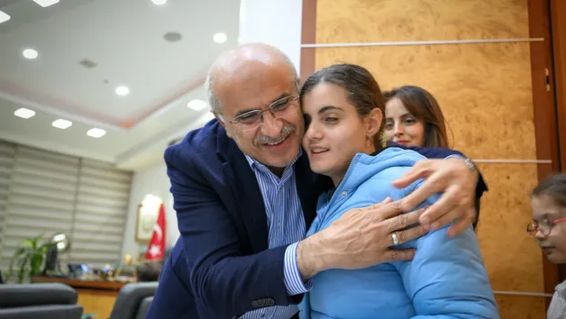 Minik Yüreklerden Başkan Er'e Anlamlı Ziyaret