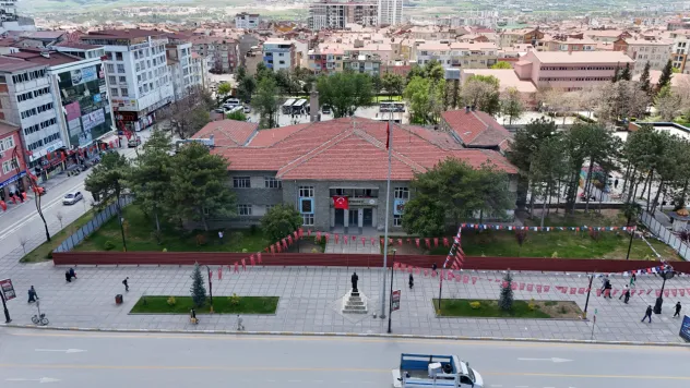 TARİHİ ÖĞRETMENEVİNDE RESTORASYON ÇALIŞMALARI BAŞLADI