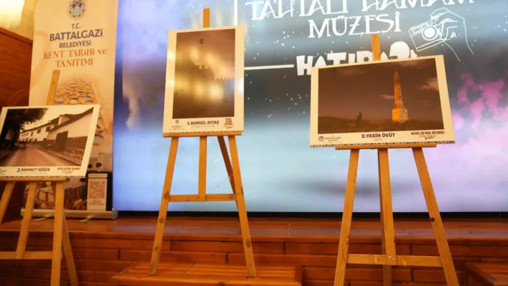 ‘Bir Kent, Bir Tarih, Bir Kadraj’ Fotoğraf Sergisi Tahtalı Hamam Müzesi’nde Açıldı