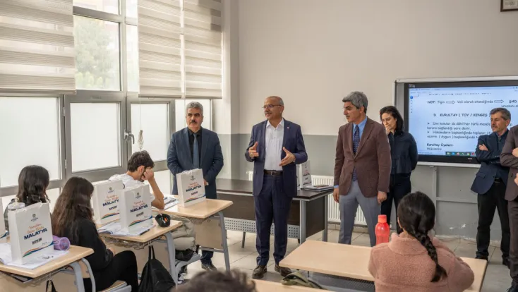 Öğrencilere Ücretsiz Kurs, Kitap ve Ditijal Dershane İmkânı Sağlanıyor