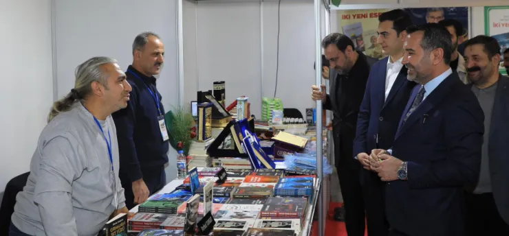 BAŞKAN ŞERİFOĞULLARI, 6. KİTAP FUARI'NI ZİYARET ETTİ