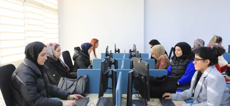 ELAZIĞ BELEDİYESİ DİJİTAL GENÇLİK MERKEZİ'NDE EĞİTİMLER SÜRÜYOR