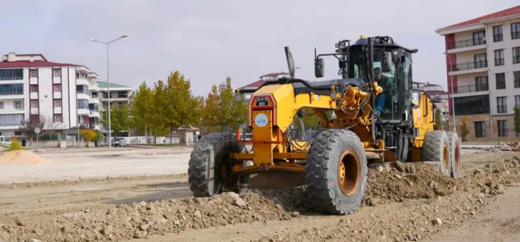 ELAZIĞ BELEDİYESİ, SÜRSÜRÜ MAHALLESİ'NDE YENİ KAVŞAK YAPIM ÇALIŞMASI GERÇEKLEŞTİRİYOR
