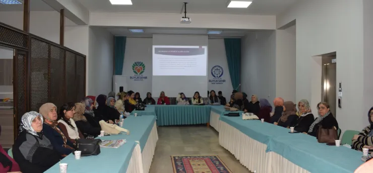 Geçmişten Günümüze Kadın Algısı Konferansı Gerçekleştirildi