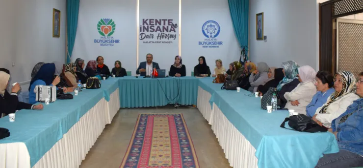 Kadın Meclisi Üyelerine 'Köklü Bilgelikten Günümüze GETAT' Konferansı