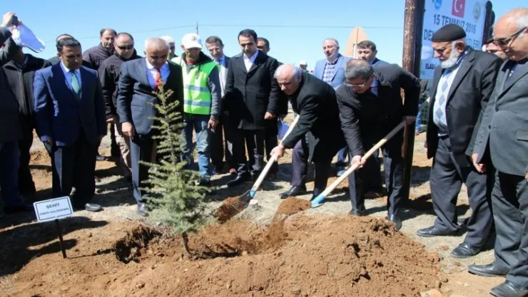15 Temmuz Demokrasi Hatıra Ormanında Şehitlerimiz İçin Fidan Dikimi Yapıldı