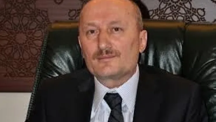 19.12.2003 - 02.01.2006 tarihleri arasında Elazığ Valisi olarak ilimize hizmet veren Dr. Kadir KOÇDEMİR Merkez Valilik görevinden  MHP Bursa Milletvekili aday adayı olmak için istifa etti.