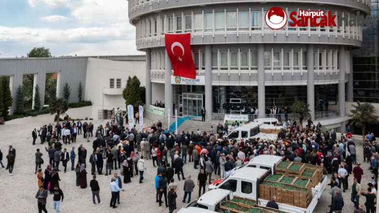 500 Bin Adet Sebze Fidesi Üreticilere Teslim Edildi