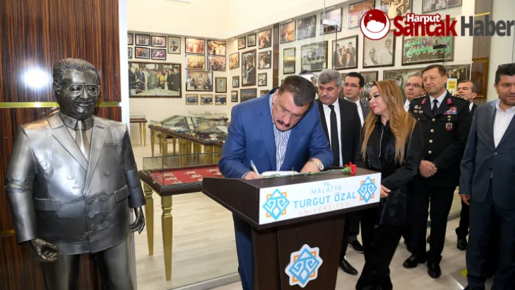8. Cumhurbaşkanı Turgut Özal'ı Anma Programı Düzenlendi
