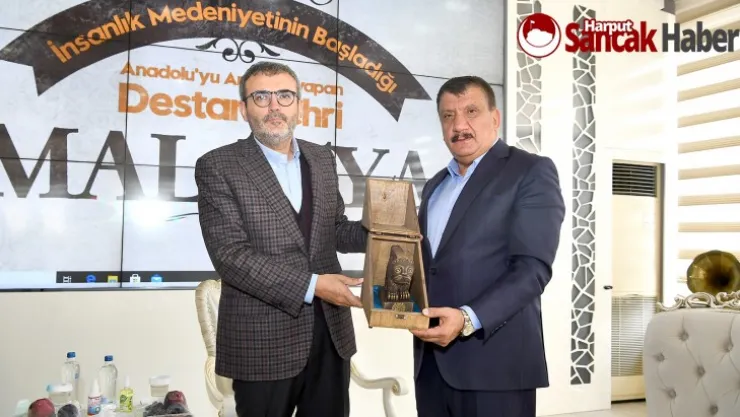 Ak Parti Grup Başkanvekili Mahir Ünal, Büyükşehir Belediyesini Ziyaret Etti