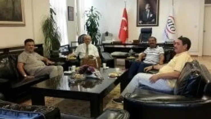 Ankara Ticaret Odası Meclis Başkanı Nuri GÜRGÜR'ü Elazığ'ın önemli iş adamlarından Av.İbrahim GÖK ile birlikte makamında ziyaret ettik.