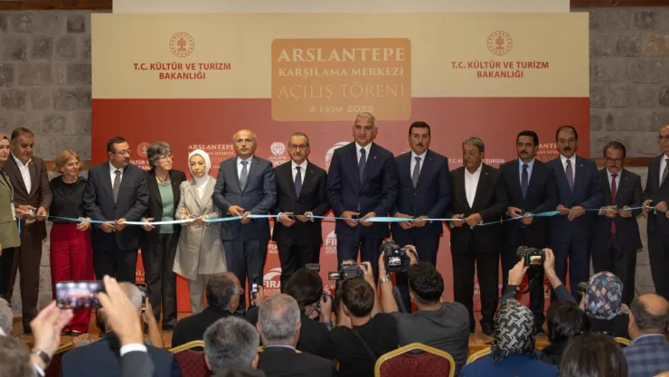 Arslantepe Karşılama Merkezi ve 'Arslantepe'nin Işığında' Sergisi Açıldı