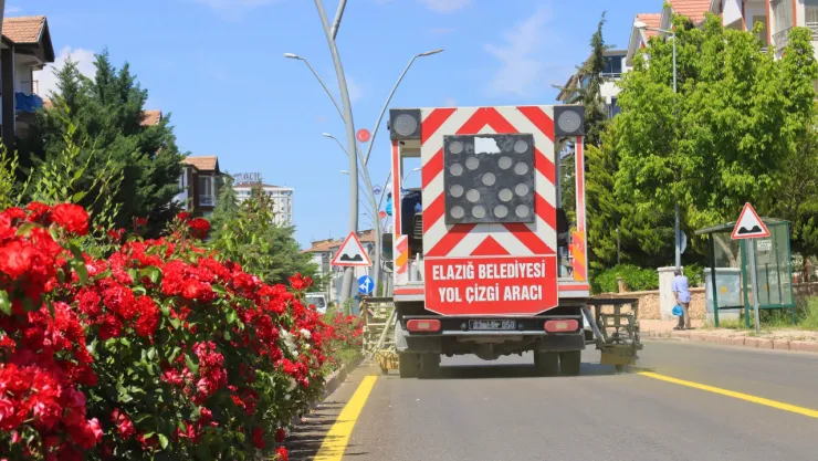 Asfaltlama, Yol Çizgi, Yaya Çizgisi Ve İşaret Çalışmaları Devam Ediyor