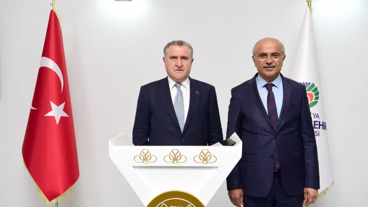 Bakan Bak'a Hemşerilik Beratı Verildi