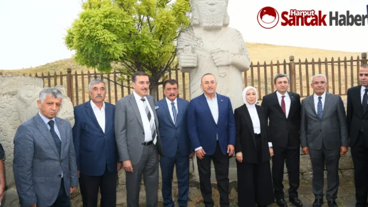 Bakan Çavuşoğlu, Kent Müzesi ve Arslantepe Höyüğü'nü Gezdi