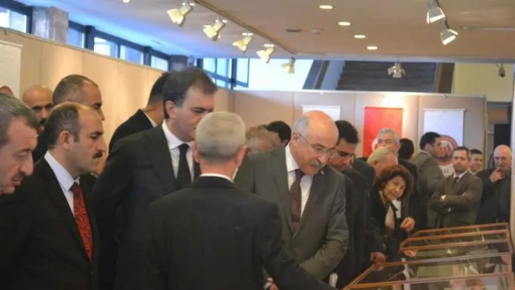 BAKAN ÇELİK, Türk Ocağı Koleksiyonu ve Selahattin Ömer Sergisi Açılışına katıldı.