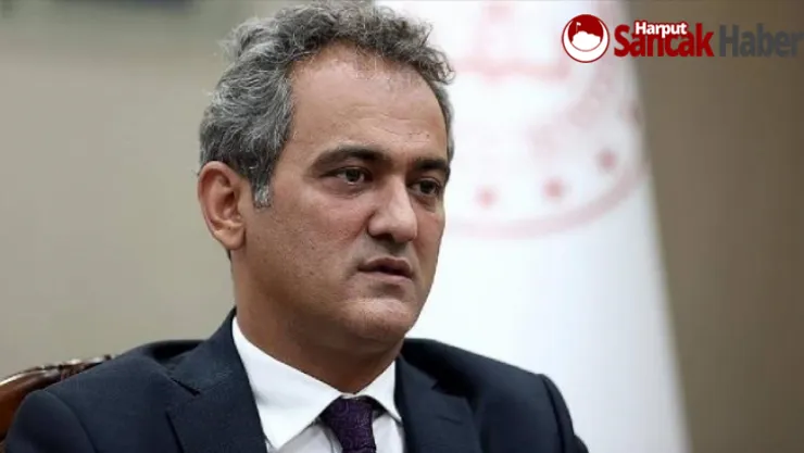 Bakan Özer'den Öğretmenlere Müjde: Görev Süresi Düşüyor!