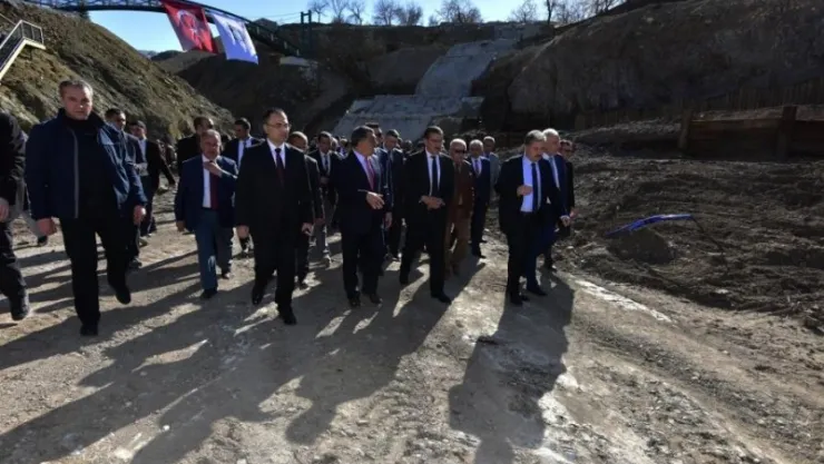 Bakan Tüfenkci, İspendere İçmeleri'nde İncelemelerde Bulundu
