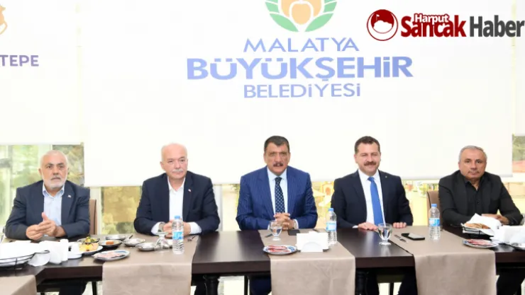 Balıkesir Heyetinden Büyükşehir Belediye Ziyareti